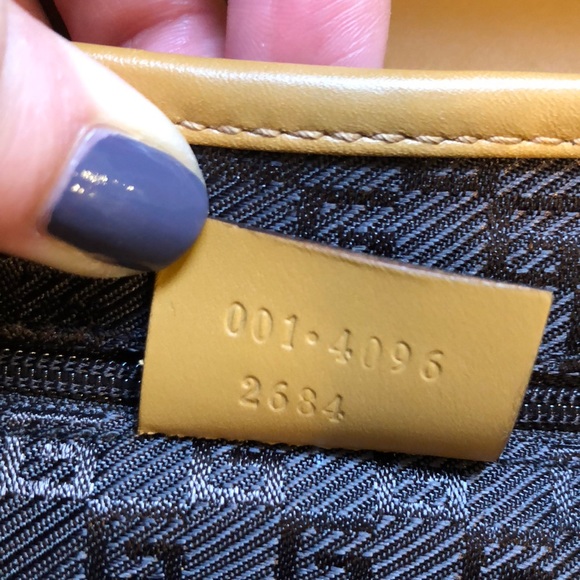 Authentic Gucci small shoulder bag - Picture 5 of 8